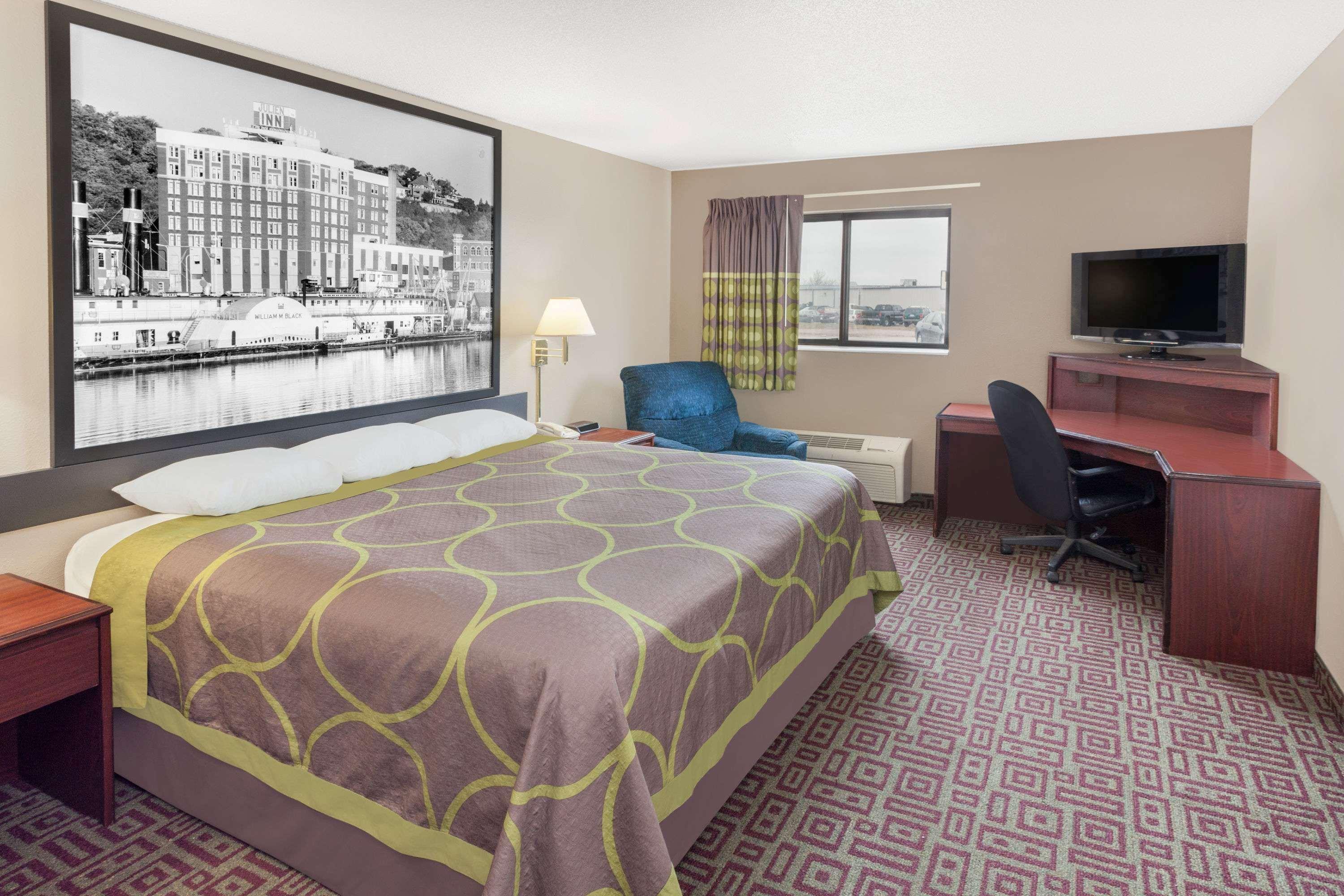 Hotel Super 8 By Wyndham Muscatine Esterno foto
