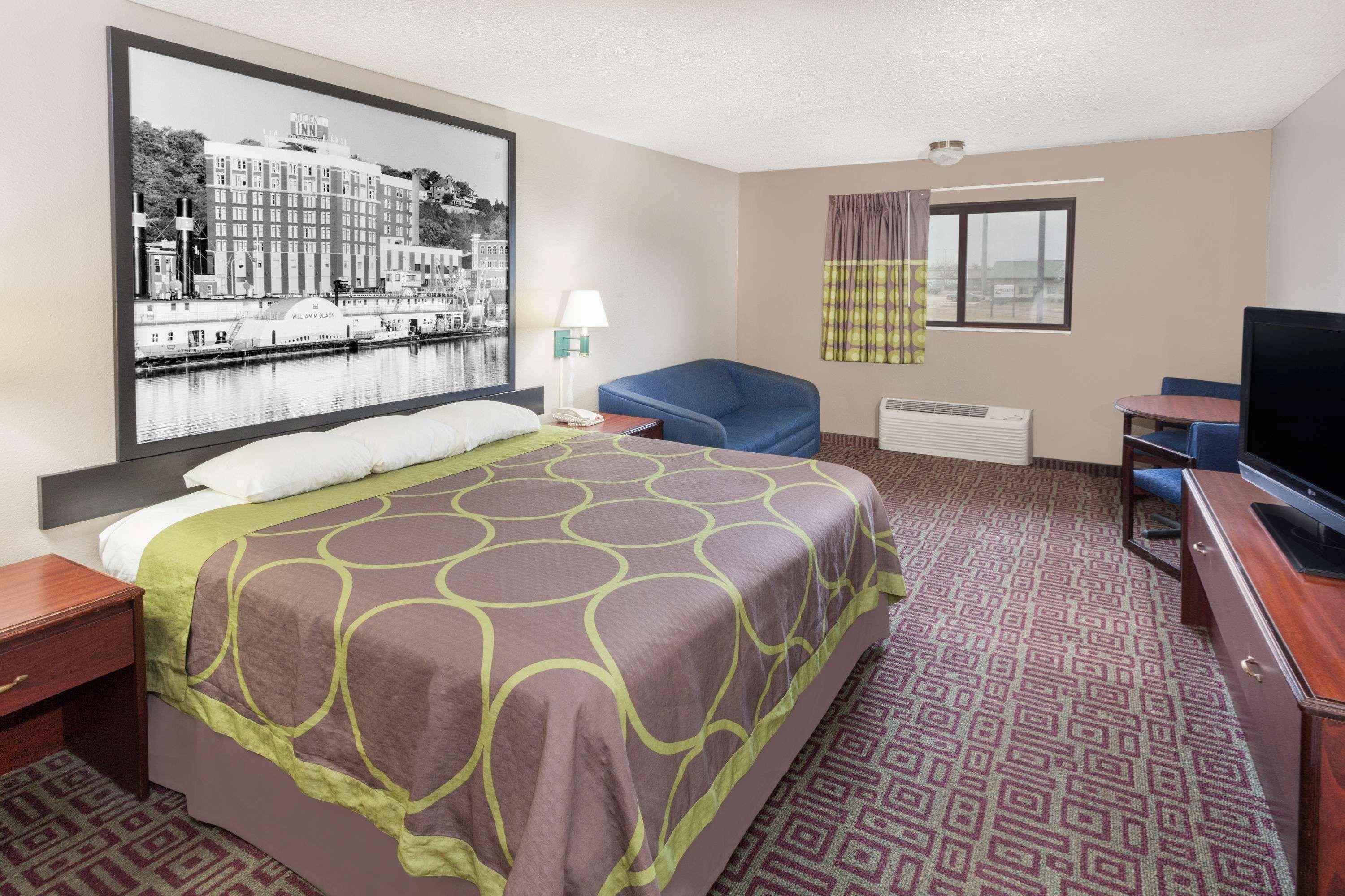 Hotel Super 8 By Wyndham Muscatine Esterno foto