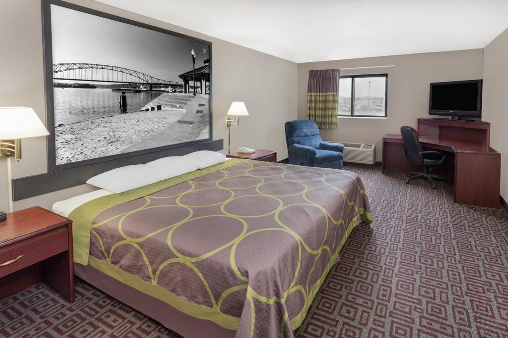 Hotel Super 8 By Wyndham Muscatine Esterno foto
