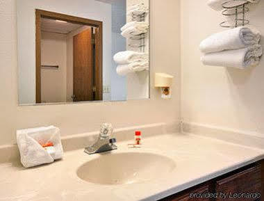 Hotel Super 8 By Wyndham Muscatine Esterno foto